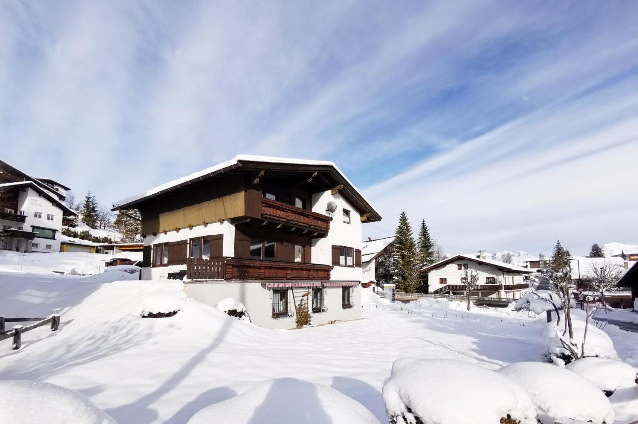 Family Friendly Chalet - Central With Beautiful Mountain Views Seefeld in Tirol Exterior photo